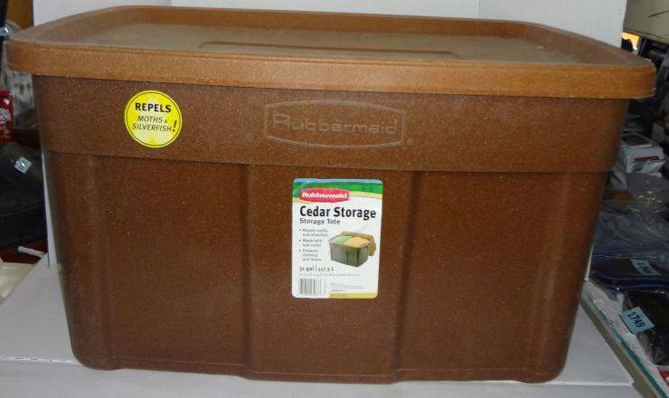 Rubbermaid deck box Auction