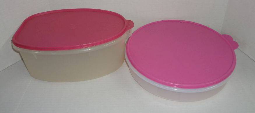 Tupperware Pie Carrier - Sherwood Auctions