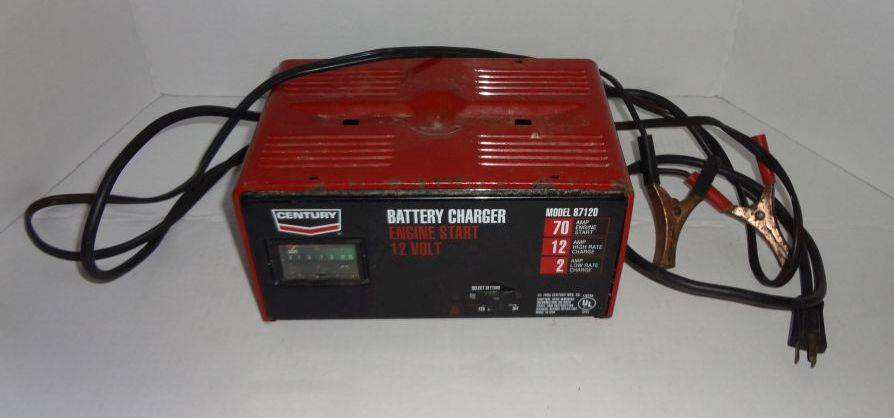 12V Battery Charger, Century Brand, Model 87120, Works, Good Condition, 9  1/2