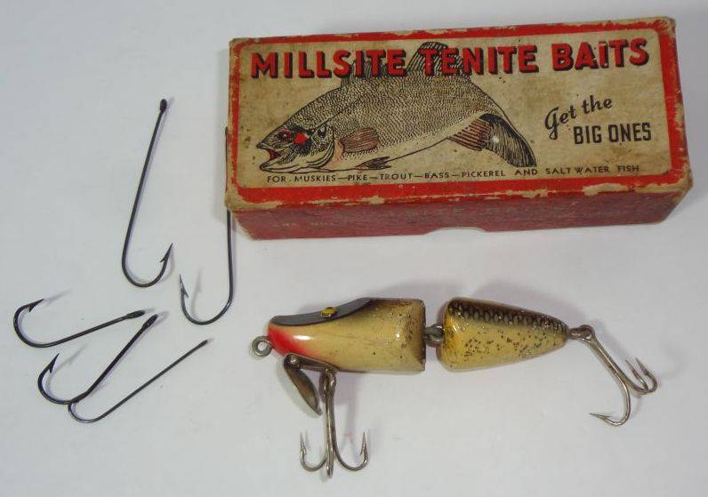 Vintage Millsite Tenite Baits, Get The Big Ones With This Lure, Built For  Fisherman By Fisherman, Howell MI, Good For Use or Display, 4 3/4L x 7/8  With Hooks 2 Auction