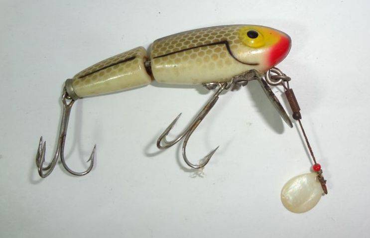 Vintage Jointed Miracle Minnow Fishing Lure, No. 472-2, Good Condition, 2  1/2L Auction
