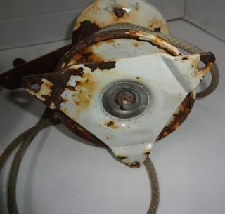 2) Piece White Anchormate Boat Anchor Reel, Rusty/Functional, 12L, Fair  Condition Auction