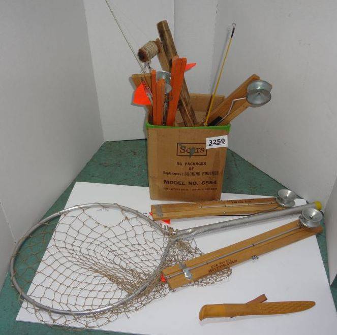 Vintage Wooden Tip Ups For Ice Fishing, Good Condition Overall, Fishnet  15Diam Auction