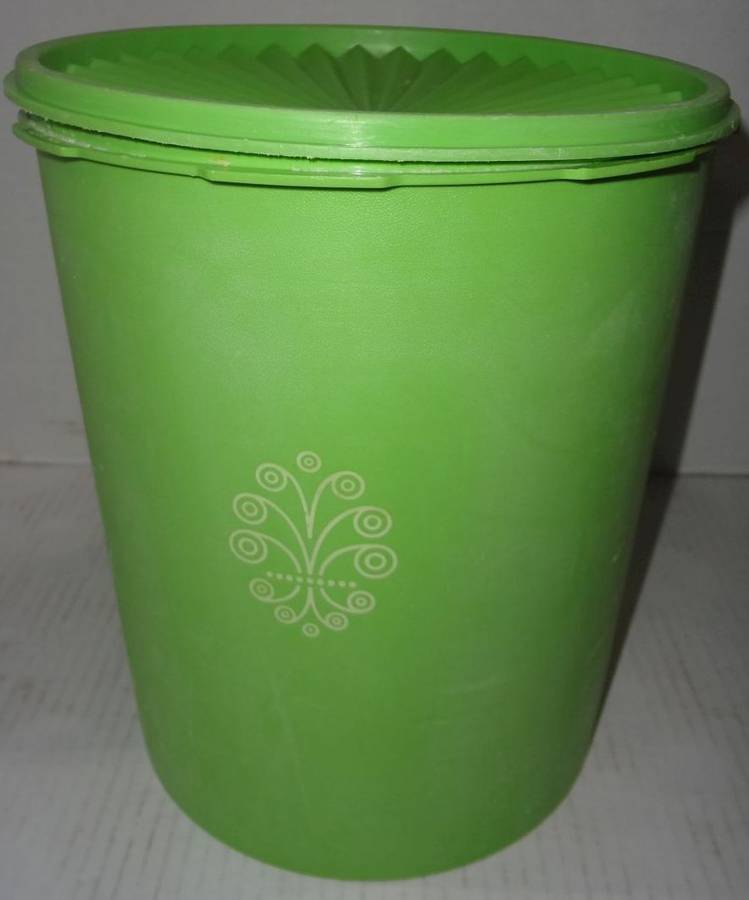 Set of 2 Vintage Tupperware Canisters