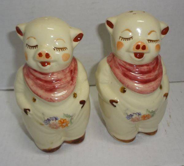 Shawnee Pottery Vintage Salt And Pepper Shakers