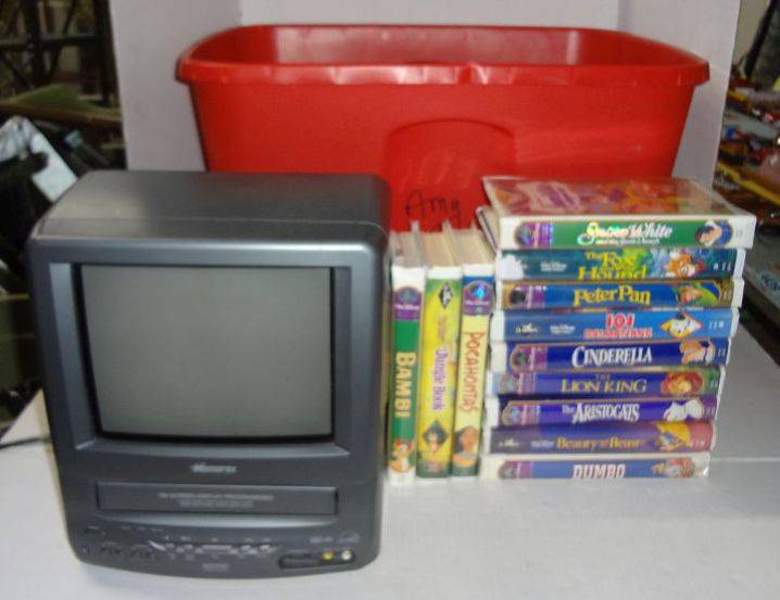 Mini CRT et lecteur VHS portable : r/crtgaming