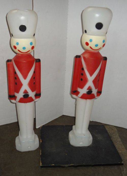 At Auction: NUTCRACKER BLOW MOLD