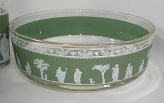 Beautiful Set of Jeanette Glass With Greek Design on Green