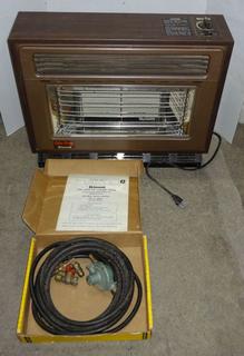 LP Gas Heater, Glo Ray Rinnai Model REH-15FB-P, Gas Regulator With Approx  20' of Gas Line, Various Brass Gas Connectors, Great For Cabin, Shanty or  ...