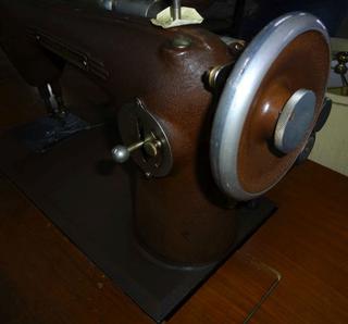 Vintage Free Westinghouse Type J Sewing Machine in Cabinet With