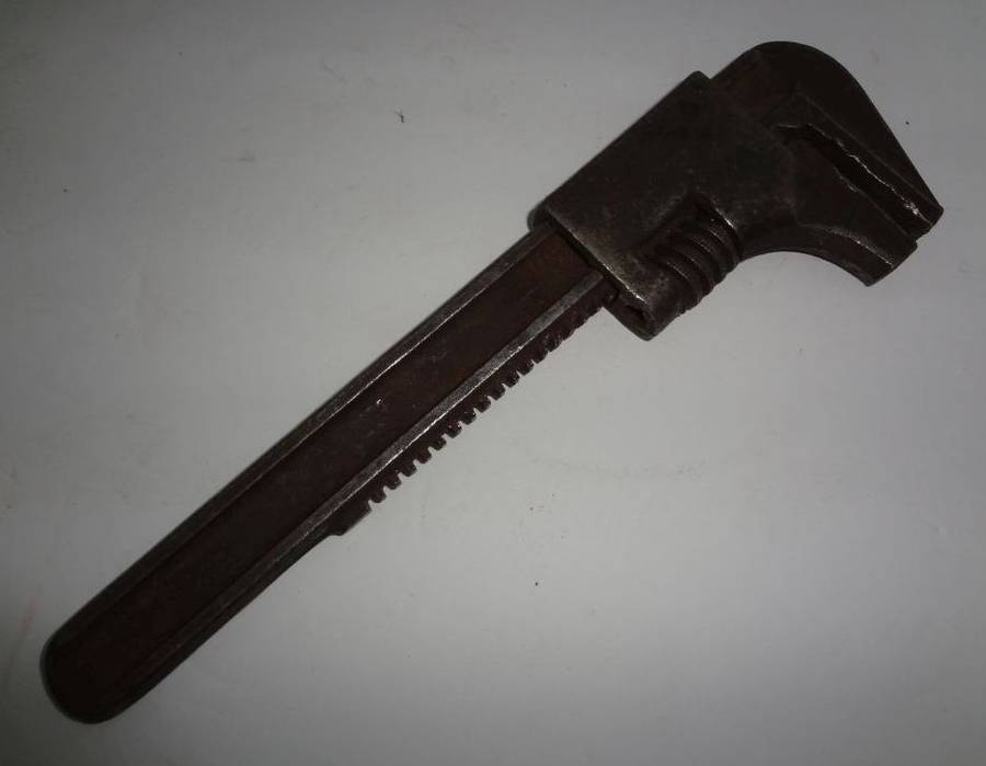 Antique 9 '' Monkey Wrench Tool