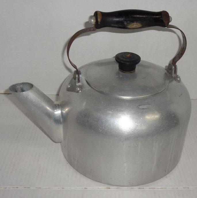 Sold at Auction: WEAR-EVER ALUMINUM COFFEE POT