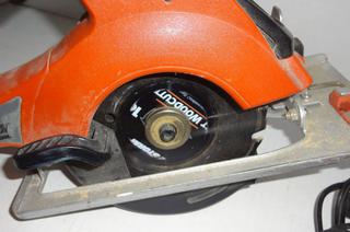 Black & Decker Firestorm Circular Saw, With 18V Battery and Charger, Model  FS1800CS and FSMVC, Turns On - Untested Further As-Is, Cosmetically Good  Condition, 17W x 14D x 7T Auction