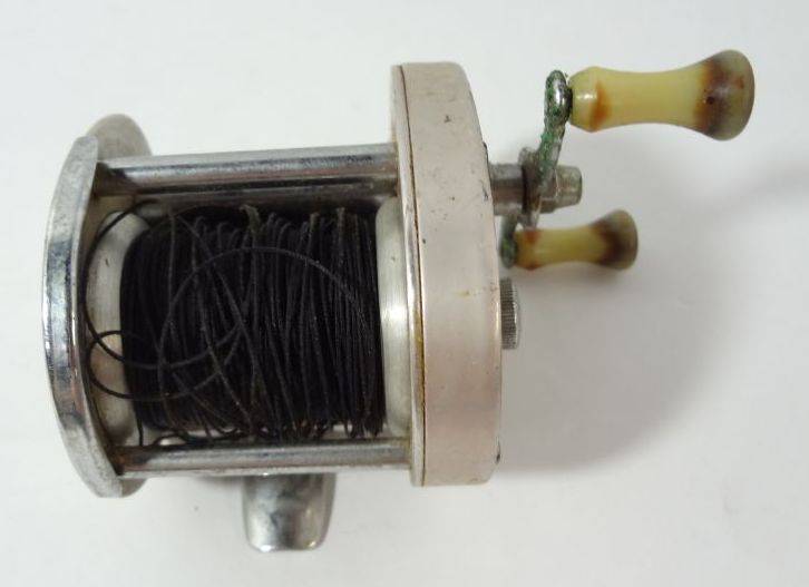 Vintage Shakespeare Direct O Drive No. 1928 Model FC Fishing Reel, Tested  and Works, Good Condition For Age, Love The Clicking Sound When Reeling  Them In Auction