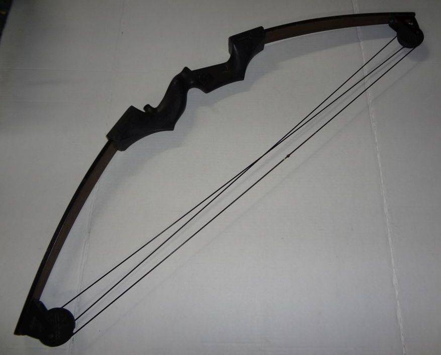 Vintage I. A. Deerslayer 274 Brown Recurve Bow