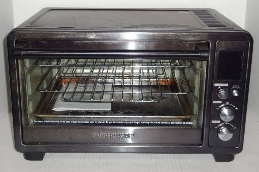 Lot 59 - Farberware Toaster Oven