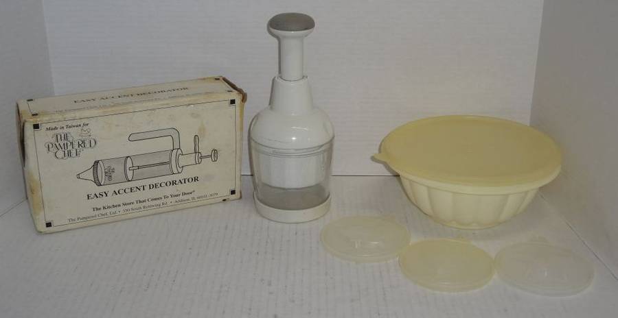 Pampered Chef / Tupperware Auction