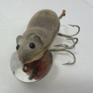 Heddon Gray Meadow Mouse Fishing Lure, Plastic Body Natural Texture and  Leather Tail, 3 1/2L Auction