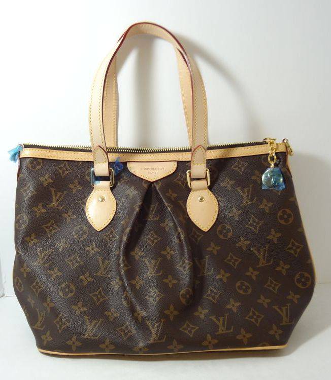New Louis Vuitton Purse, Cowhide Leather Trim With Fabric Lining