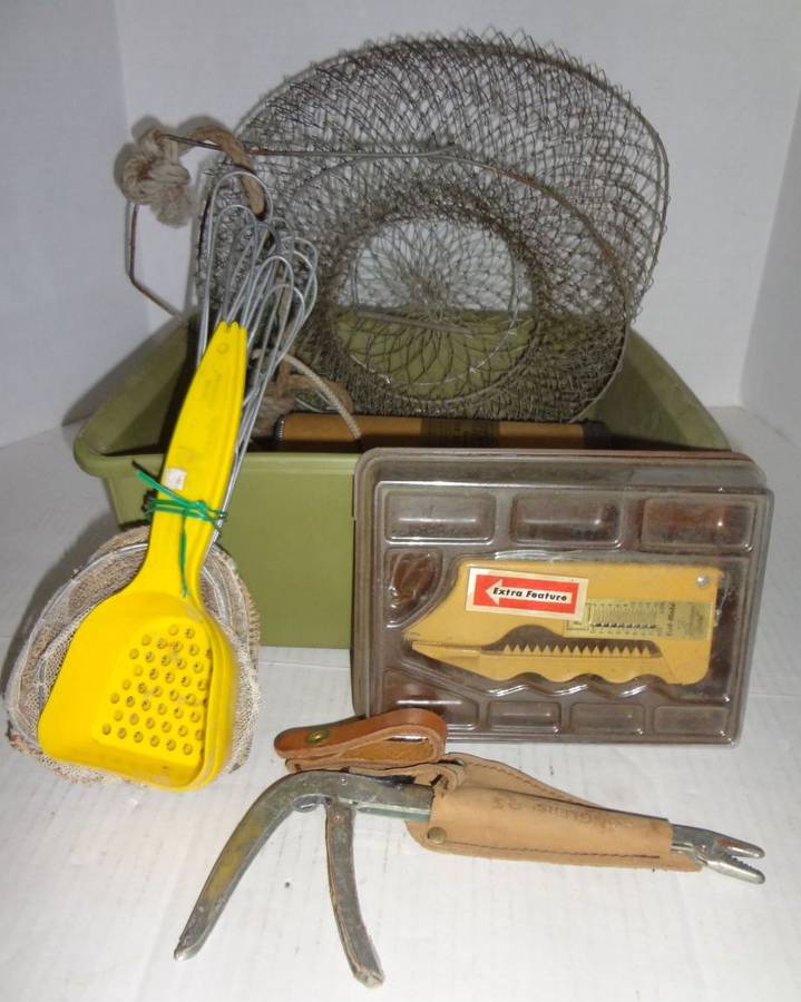 Fish Scaler, Spin Off Electric, Good Working Condition, Live Fish Basket  (Bent), Two Fish Stringers, Fish Scale, Fish Gripper Tool, Garland Hook  Puller, Fair to Good Condition, As-Is, 10W x 14L Auction