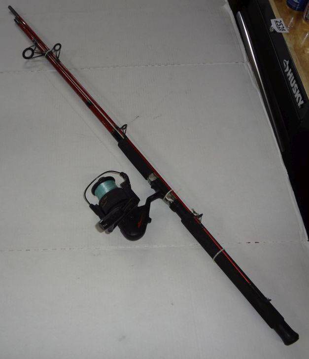 Shakespeare Firebird 700 Big Water Combo with Shakespeare 700 Combo Spinning  Reel, Ball Bearings, Some Wear & Dusty, Rod About 7.5' Long, Good Condition  Auction