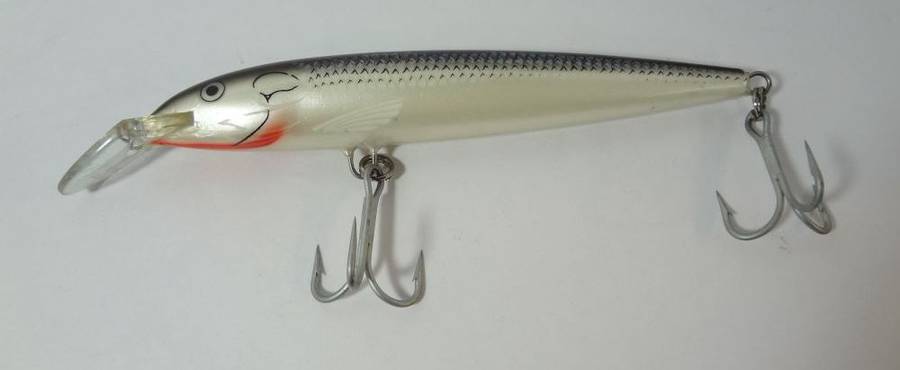 Fishing Lure in Great Condition Rapala Ireland Made is 8L x 1 Coloring Is  Nice and Vivid Auction