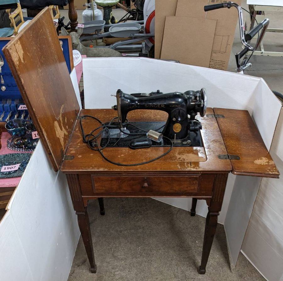 Vintage Singer Sewing Machine With Cabinet, Folds Down Into