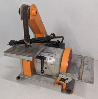 Black & Decker Versapak 7.2V Drill, Multi Saw and Detail Sander in Case -  Roller Auctions