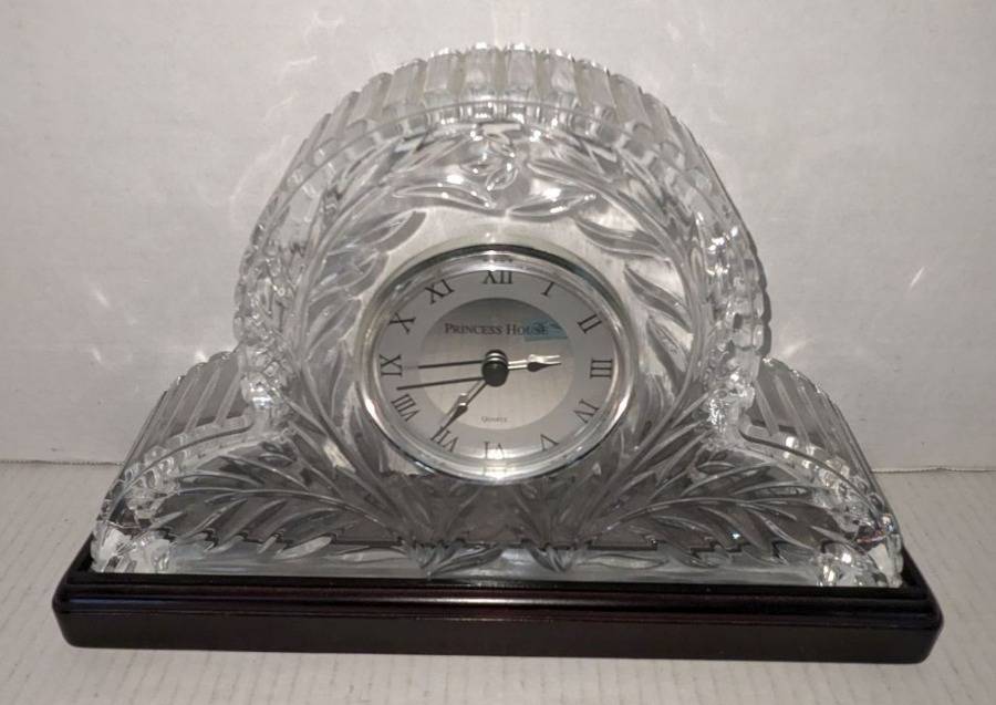 Vintage 24% Led crystal cheapest mantle Clock