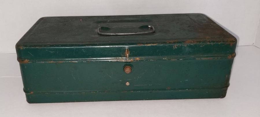 Vintage Antique 'Climax' Fishing Tackle Toolbox, Manufactured by Hamilton  Metal Products, Green Metal, Top Closes Securely, Some Rust In and Out, 11  1/4W x 5D x 3 1/2H Auction