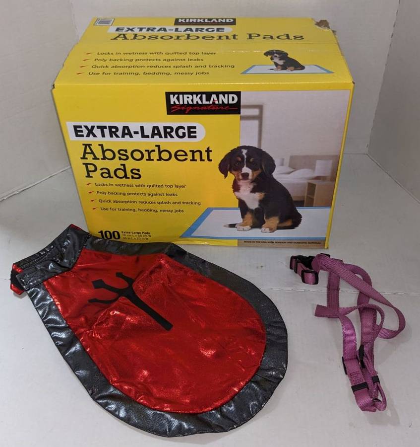 Extra large absorbent outlet pads