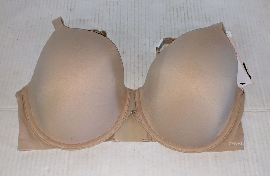 New With Tags Ladies 36DD Calvin Klein Lightly Lined Full Coverage Bra,  MSRP $48.50 Auction