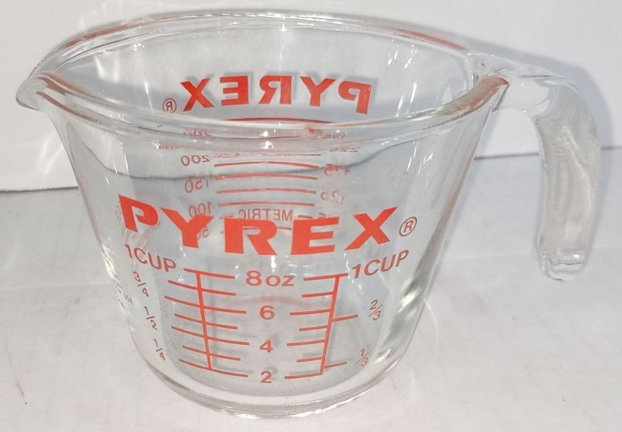 Pyrex - 1 Cup Measuring Cup 