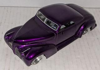 JADA 1940 Pontiac Business Coupe 1:24 Scale Candy Apple Red