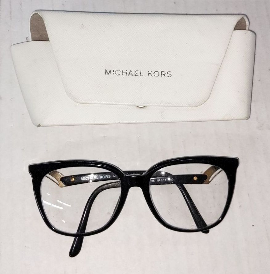 Michael Kors Hard Eyeglass Case With Michael Kors Glasses  display picture 1