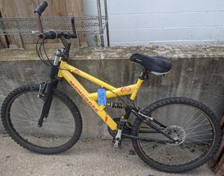 Mongoose Multi Speed Bike D40R Doesn t Work as it Should Brakes Shifters Need Repair or Adjustment Auction 1BID