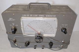 リーダー電子　 LEADER SIGNAL GENERATOR 3213 リーダー電子 LEADER SIGNAL GENERATOR 3213