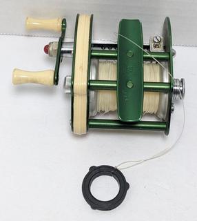 Vintage Bronson Symbol 4700 Casting Reel, Very Good Condition