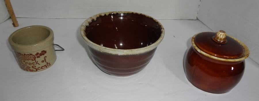 Hull Brown Drip Bean Pot