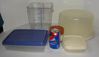 19995 Rubbermaid Servin Saver Cake Keeper 13Diam x 7H Freezer