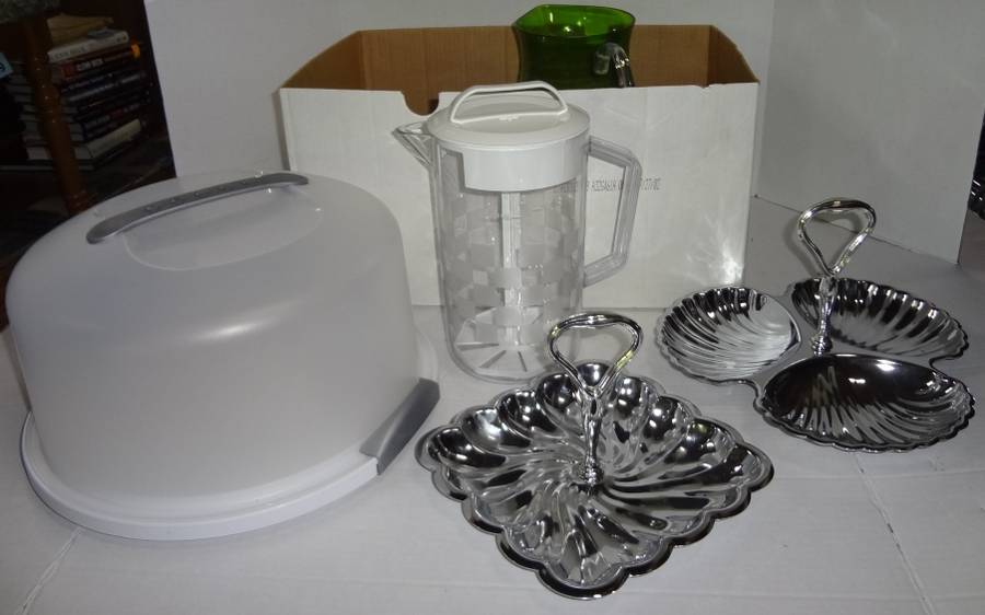 Plastic Bowl and Pitcher; Pampered Chef Pitcher; (3) Small Metal Serving  Dishes; Brown Serving Plate and Cake Currier - Good to Very Good Condition,  5 to 12.5T/Diameter Auction
