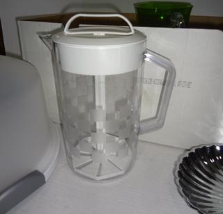 Plastic Bowl and Pitcher; Pampered Chef Pitcher; (3) Small Metal Serving  Dishes; Brown Serving Plate and Cake Currier - Good to Very Good Condition,  5 to 12.5T/Diameter Auction