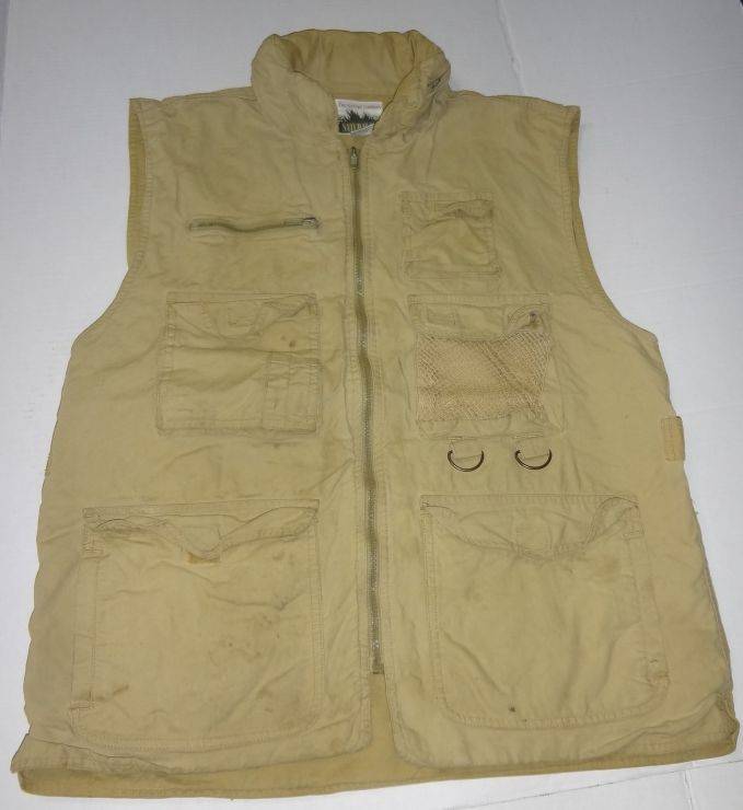 The Nature Company Naturalist Size Large Fishing Vest, Good Condition, Wash  & Wear Auction