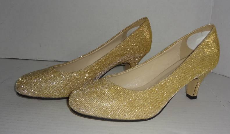size 2 gold heels
