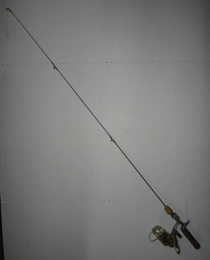 Vintage Cork Handle Steel Fishing Pole With A Renegade Open Face Reel,  Minor Flaws, Good Condition For Age, 50L Auction
