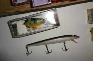 secure payment Lot of 9 Vintage Fishing Lures Rebel, Rapala, Etc