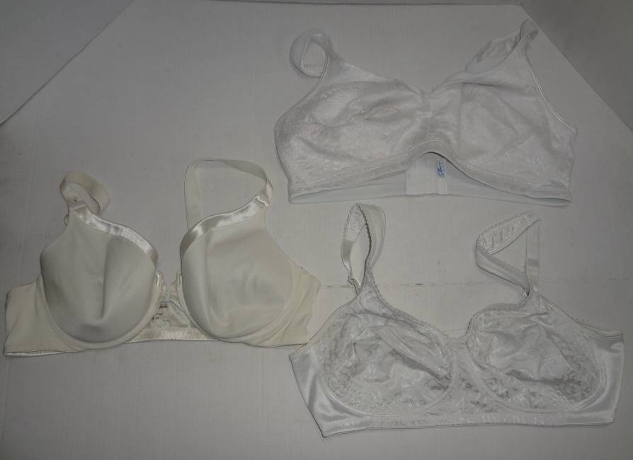 Three Size 40C and 40D Bras, Brands Are: 18-Hour Playtex #5453