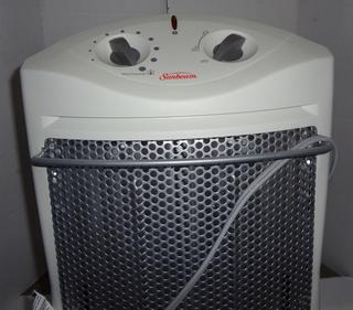 Sunbeam Quartz Electric Heater SQH310, Adjustable Thermostat, Mas Flow  Heating System, 120 V, AC, 12.5 Amps and 50 Hz, Very Good Condition, 12W x  22 1/2H x 8 Auction | 1BID