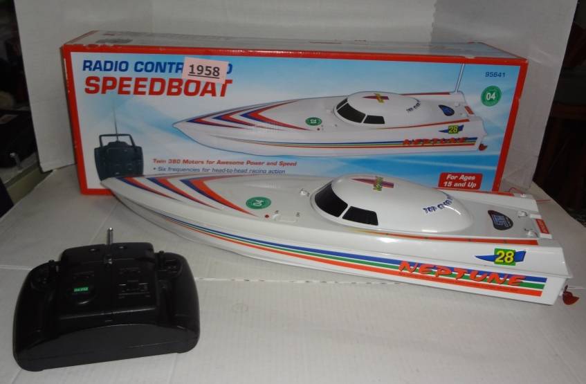 radio controlled speedboat twin 380 motors