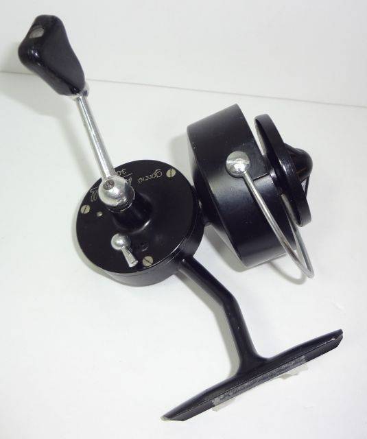 Vintage Mitchell Garcia #304 Spinning Reel, Made in France, Early 1960's,  Like New Condition, 4 1/2 x 5 x 5 Auction